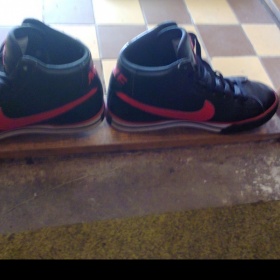 Černo červené tenisky Nike - foto č. 1