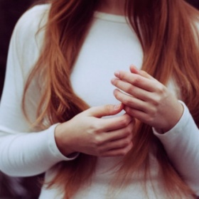 Chytne světlejší barva na tmavší?