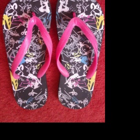 Barevné žabky New Yorker - foto č. 1