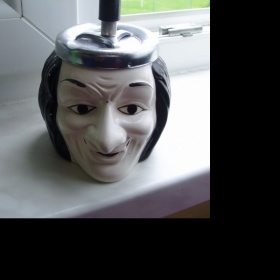 Popelník ve tvaru hlavy