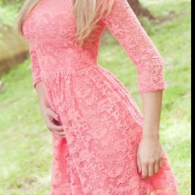 Kde sehnat krajkové letní šaty