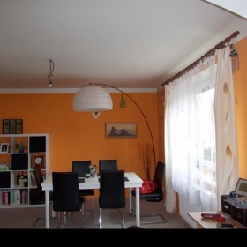 Jak rozestavět nábytek v obývacím pokoji