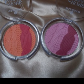 Tmavě fialová tvářenka