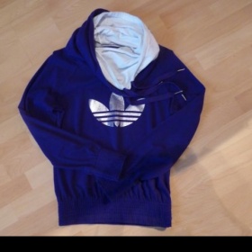 Tmavě modrá mikina Adidas
