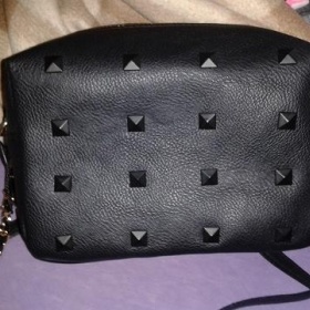 Černá kabelka s cvočky Atmosphere
