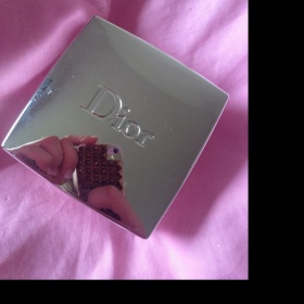 001 Rose powder rozjasňující pudr Dior - foto č. 1