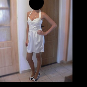 Bílá šaty  - - foto č. 1