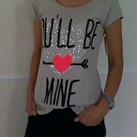 Béžové tričko s aplikací neznačkové