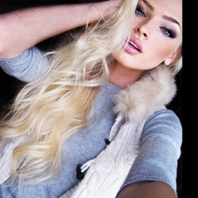 Odbarvení na blond v kadeřnictví v Brně