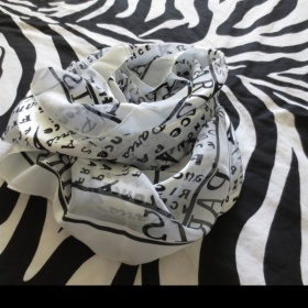 Bílý šátek  Paris neznačková - foto č. 1