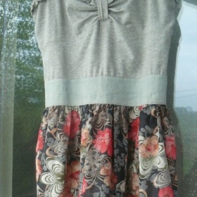 Smíšená šaty Neznačková