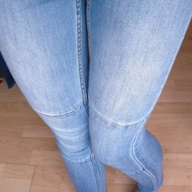 Modré rifle s vysokým pasem H&M