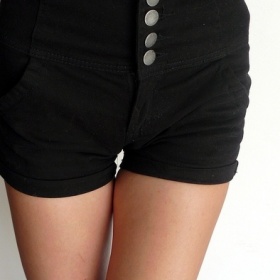 Černé kraťasy do pasu Takko