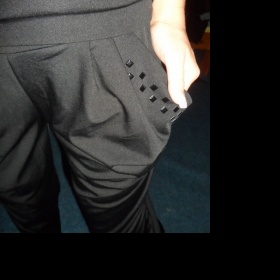 Černé harémky Neznačkové