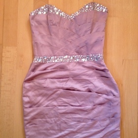 Růžové šaty Lipsy London