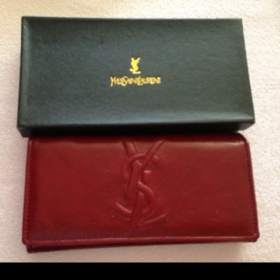 Červená psaníčko - peněženka Yves Saint Laurent - foto č. 1
