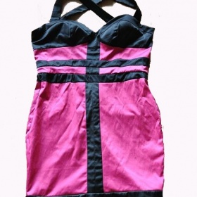 Růžovo - černé bodycon šaty dělající krásnou postavu Jane Norman