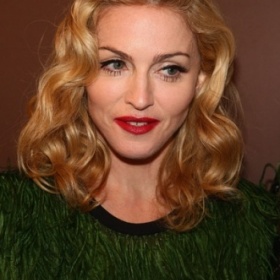 Jakou barvou dosáhnu zlaté blond?