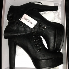 Černé/hnědé šněrovací boty na podpatku Ccc - foto č. 1