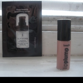 Nude lip plump Benefit