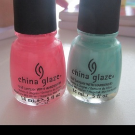 Neonový růžový a modrý lak China glaze - foto č. 1