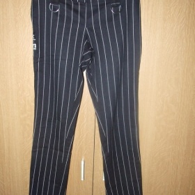 Černobílé pruhované kalhoty Rara - foto č. 1