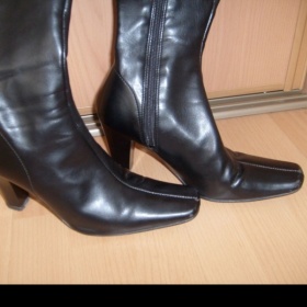 Černé elastické kozačky neznačkové - foto č. 1