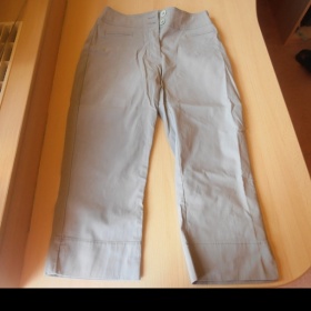 Šedé 3/4 kalhoty Pimkie