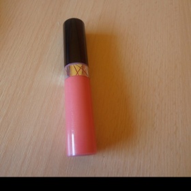 Velký melounový lesk na rty Avon