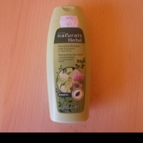 Šampon s kopřivou a lopuchem Avon