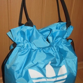 Modrá kabela Adidas - foto č. 1