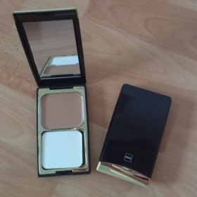 Make - up nebo krémový pudr Hema