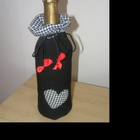 Romantický obal na víno