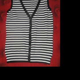 Černá - bílá úpletová vesta C&A