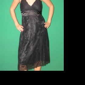 Černé večerní šaty s krajkou neznačková