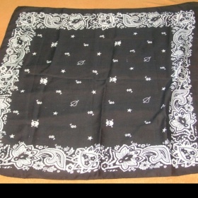 Černo - bilý šátek Tally Weijl - foto č. 1