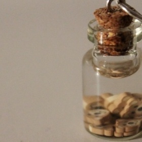 Lahvička, přívěšek na krk - kde sehnat