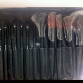 Černá sada štětců Bez