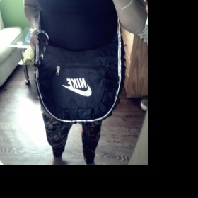 Černá crossbody Nike - foto č. 1