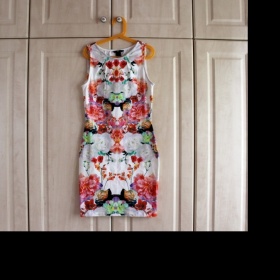 Barevné květované šaty HM - foto č. 1
