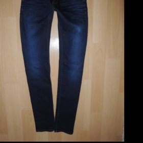 Tmavěmodré rifle Replay Rockxanne - foto č. 1