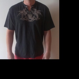 Tmavě šedé pánské triko Guess