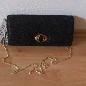 Černé elegantní krajkované psaníčko Orsay