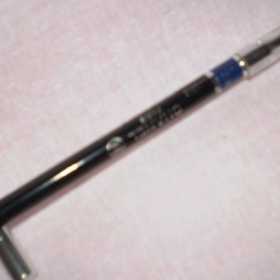 Modrá  tužka na oči Chanel