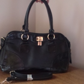 Černá  koženková kabelka neznačková