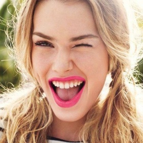 Růžová - malinová rtěnka, poraďte odstín z drogerie