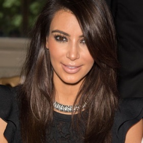 Ze středně hnědé teplé barvy na studenou hnědou