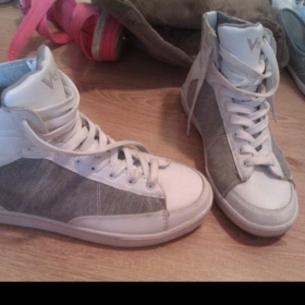 Bílošedé tenisky Deichmann - foto č. 1