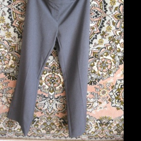 šedé kalhoty George