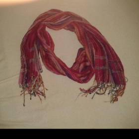 Purpurová šála Neznačková